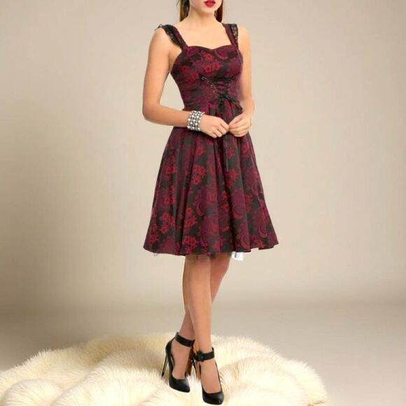 Hearts & Roses Dresses & Skirts - 🍒 HEARTS & ROSES Red Black Brocade Sleeveless Lace Up Corset Full Dress Small